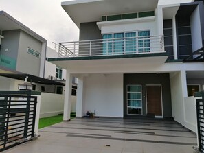 Front of property - LE Homestay AUSTIN HEIGHTS (Johor Bahru)
