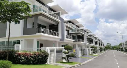 LE Homestay AUSTIN HEIGHTS