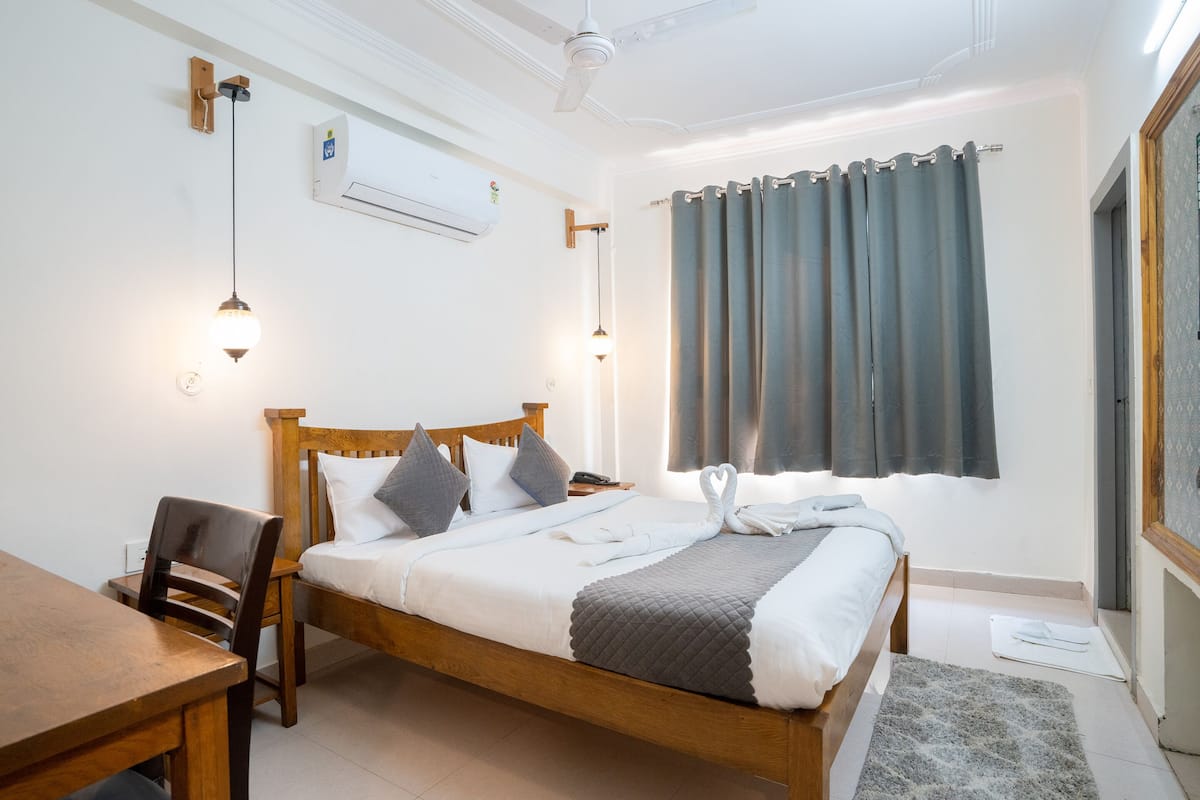Deluxe Double Room | Free WiFi