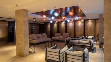 Coin salon dans le hall
