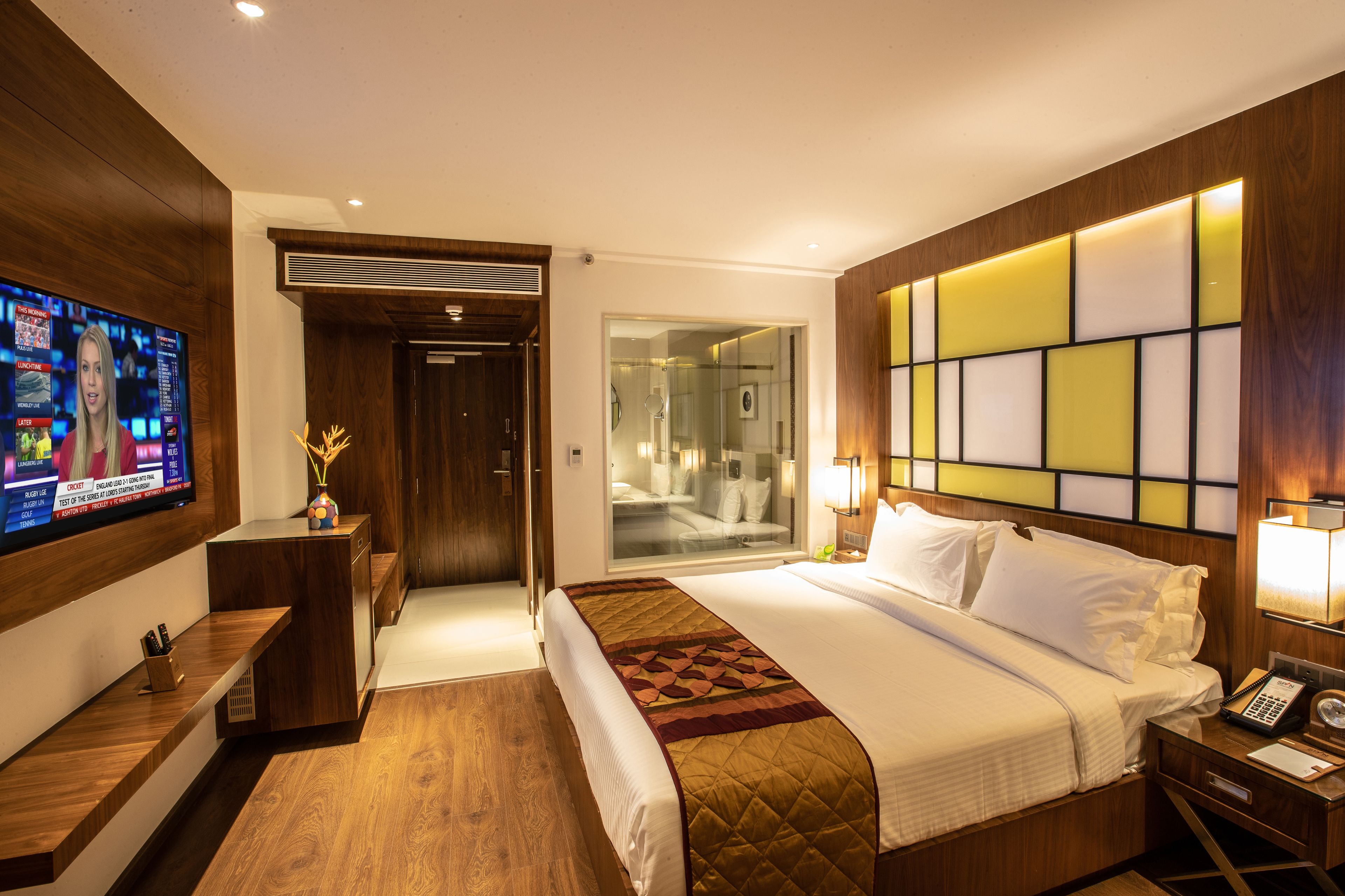 executive suite, city view | 1 bedroom, premium bedding, in-room safe, desk