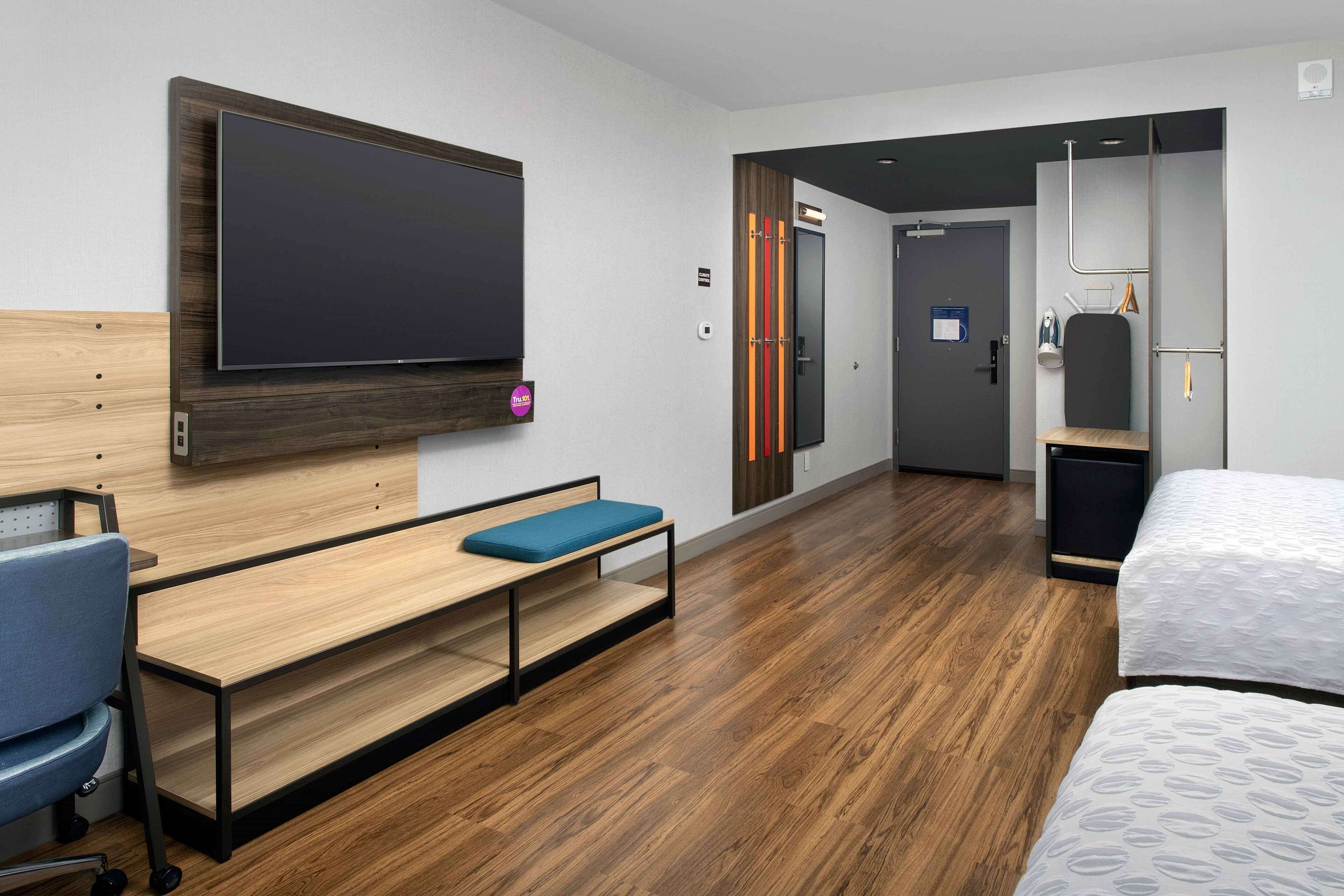 1 bedroom, desk, laptop workspace, blackout curtains