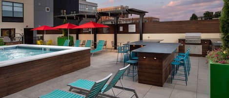 Outdoor pool, open 9:00 AM to 10:00 PM, sun loungers