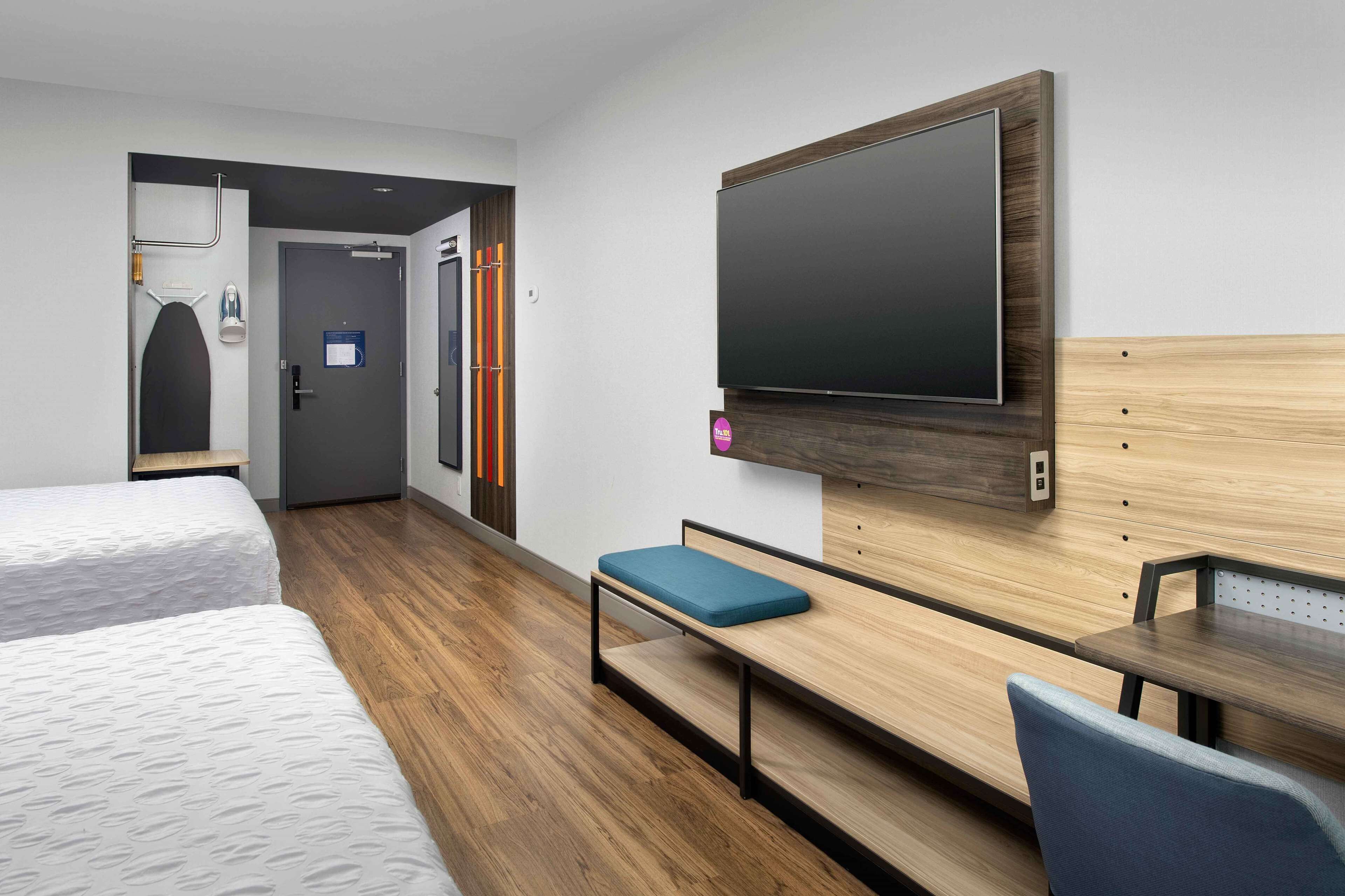 1 bedroom, desk, laptop workspace, blackout curtains