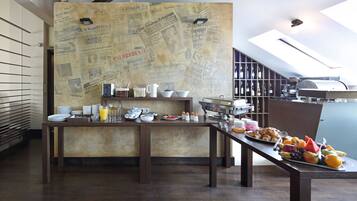 Free daily continental breakfast