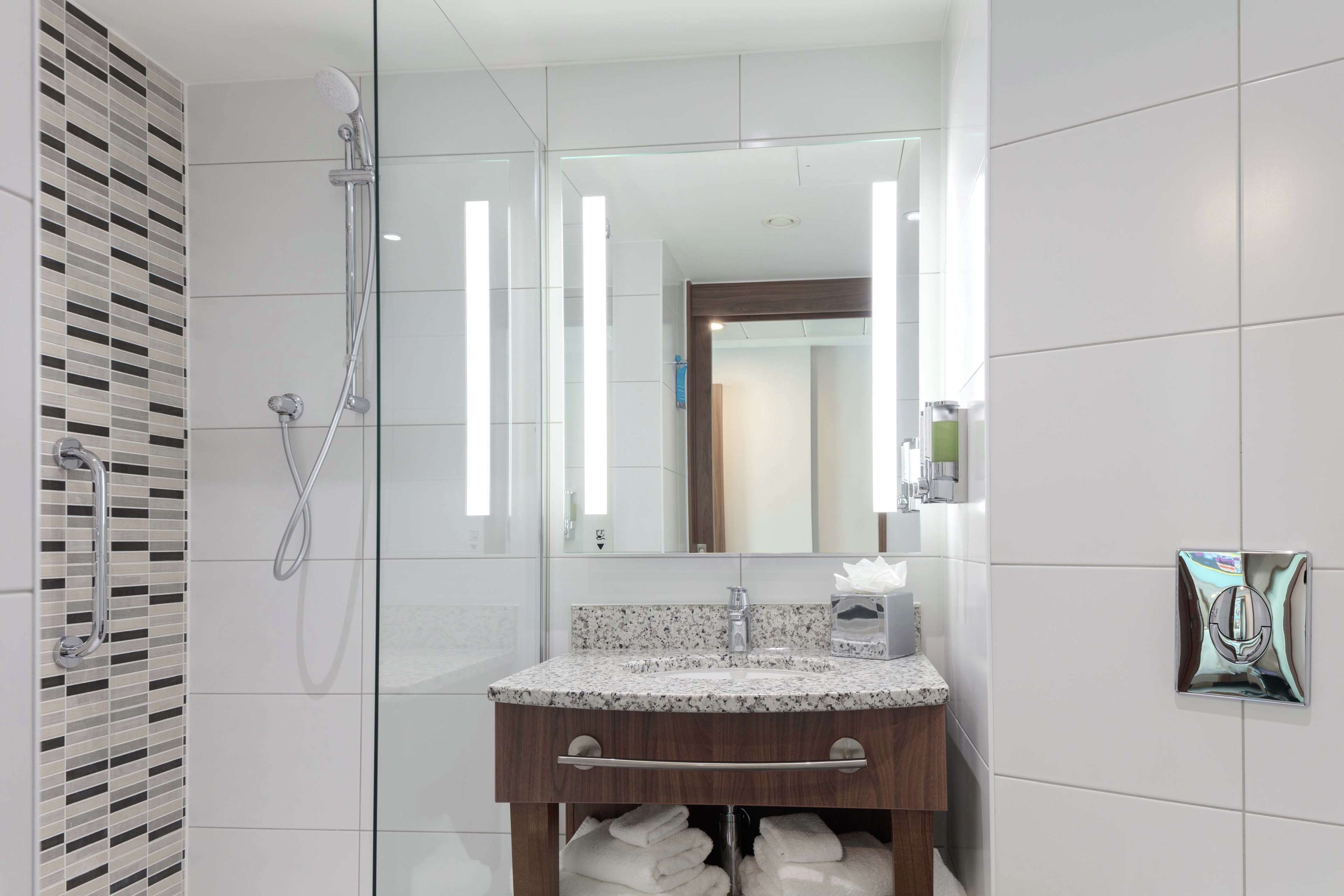 room, 1 queen bed | bathroom shower