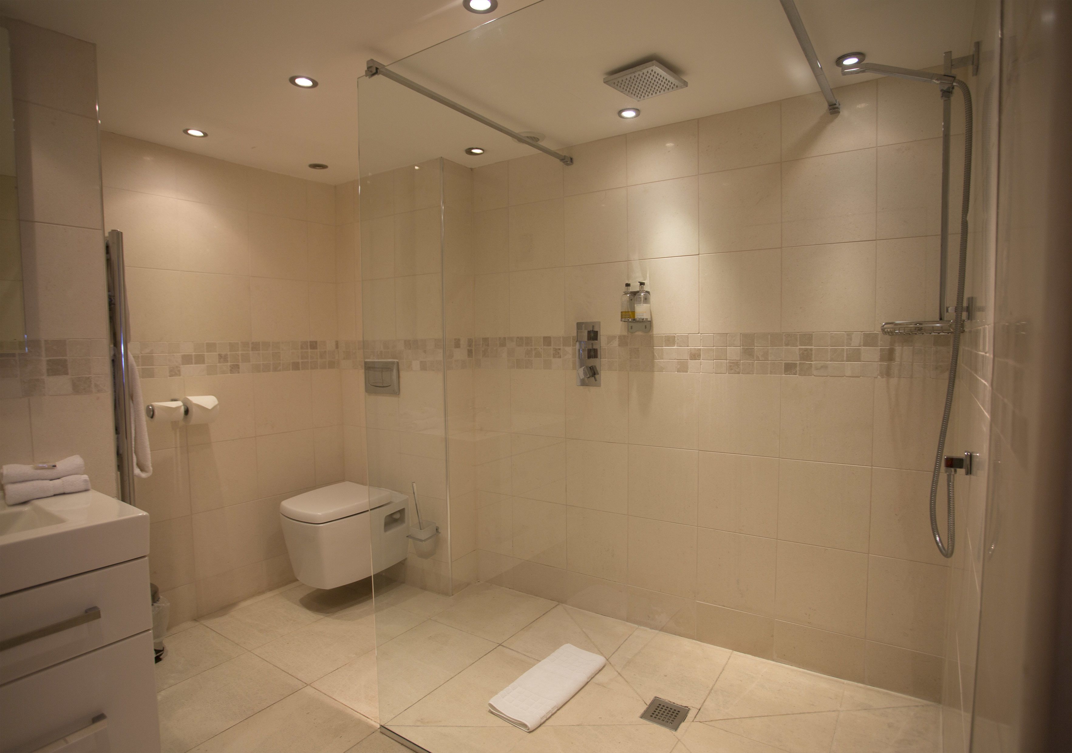 Shower, towels
