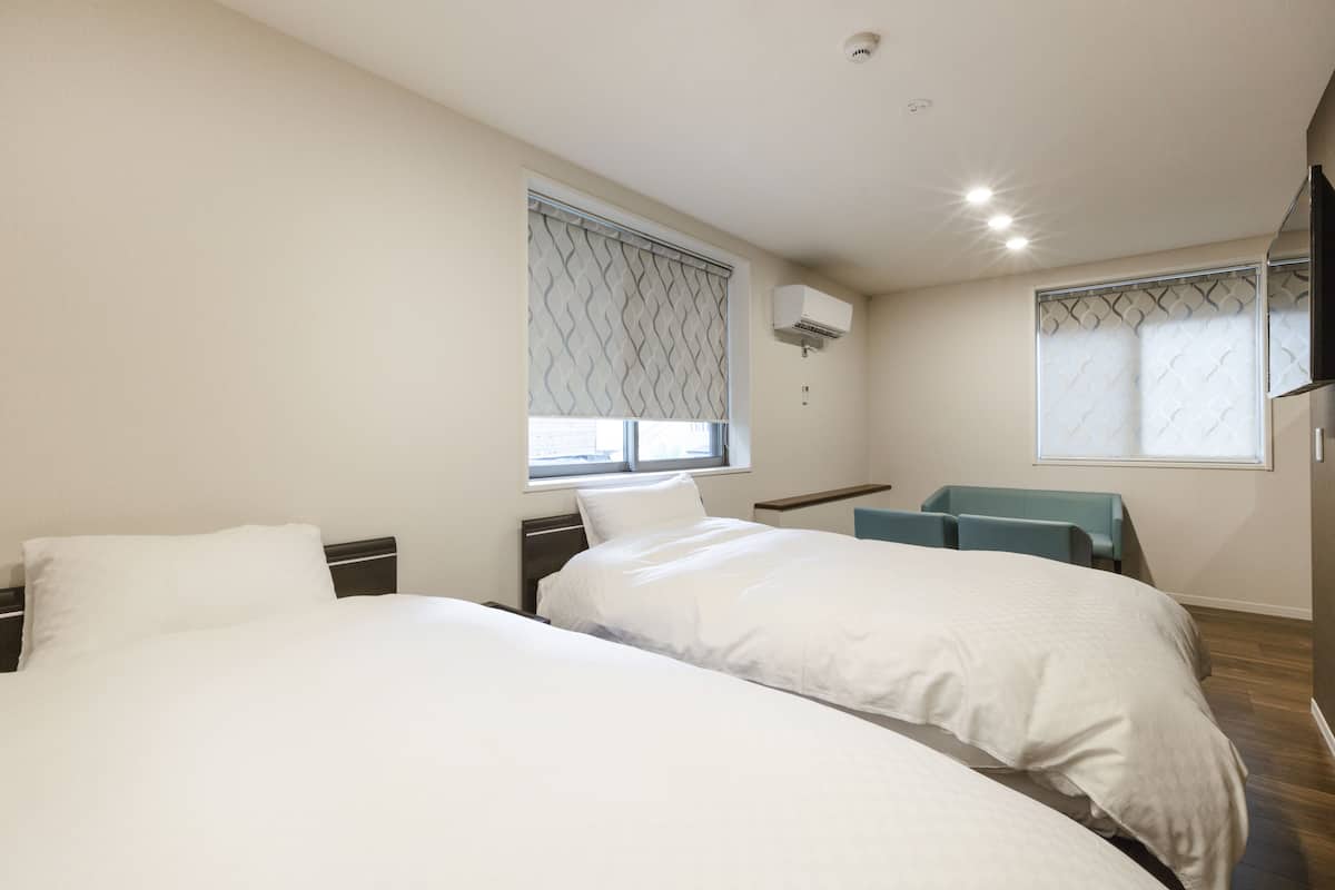 Departamento familiar, para no fumadores, tina (3F) | Ropa de cama de alta calidad, edredón, muebles diferentes y escritorio