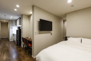 Family Apartment (1F) | Premium bedding, down duvets, individually furnished, desk - kyonoyado EN (Kyoto)