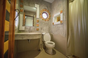 ห้องดีลักซ์ทวิน, ปลอดบุหรี่, วิวสวน | ห้องน้ำ | ฝักบัว, ของใช้ในห้องน้ำฟรี, ไดร์เป่าผม, ผ้าเช็ดตัว