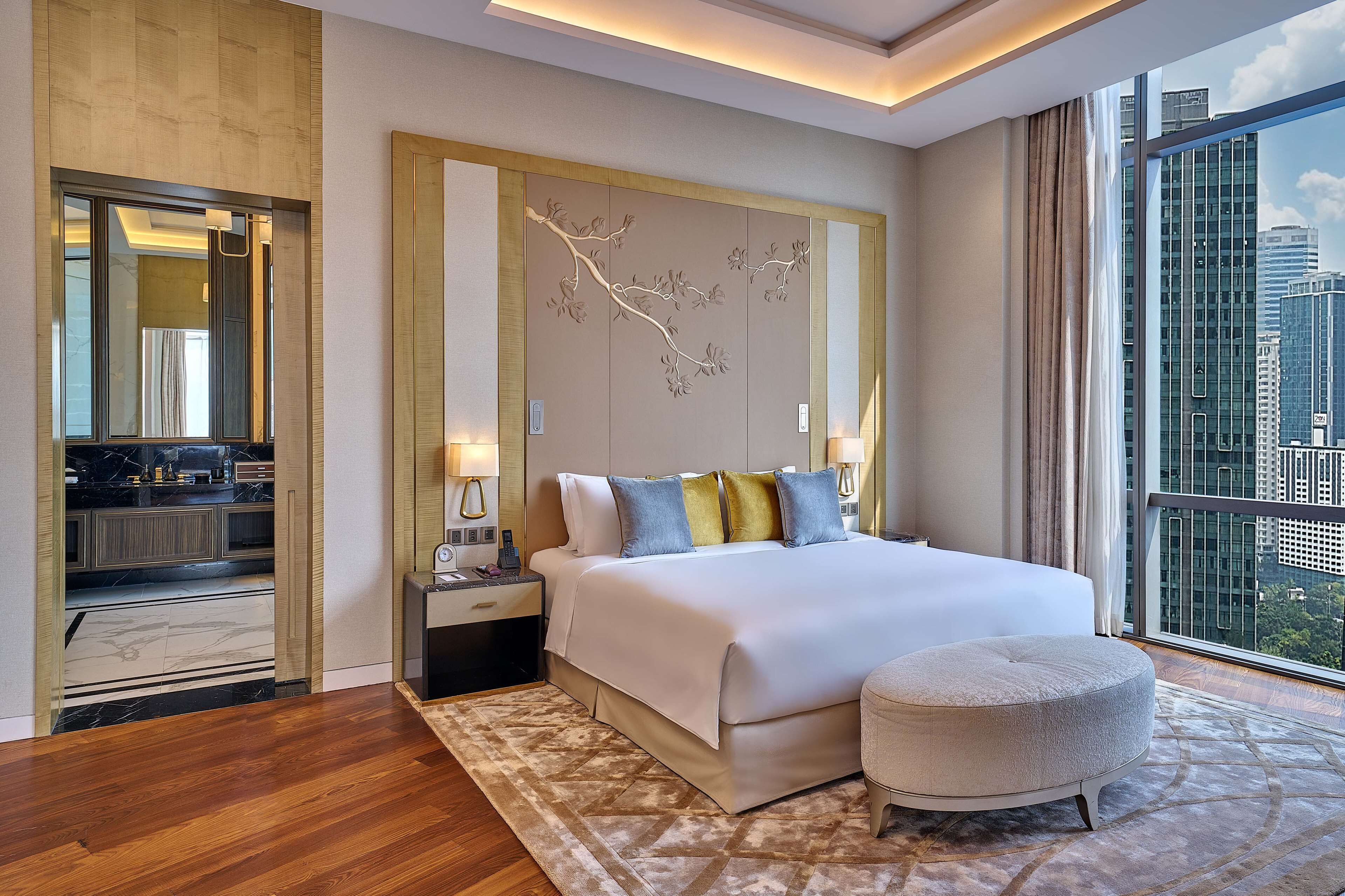 1 bedroom, egyptian cotton sheets, premium bedding, down duvets