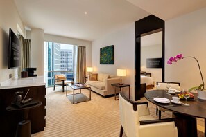 Suite, 1 King Bed (Urban) | Premium bedding, down comforters, minibar, in-room safe - Pavilion Hotel Kuala Lumpur Managed by Banyan Tree (Kuala Lumpur)