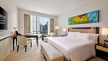 1 bedroom, Egyptian cotton sheets, premium bedding, down duvets