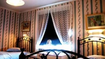 Cots/infant beds, rollaway beds, free WiFi