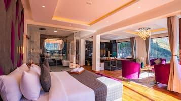 Presidential Suite | Työpöytä, kannettavalle tietokoneelle sopiva työtila