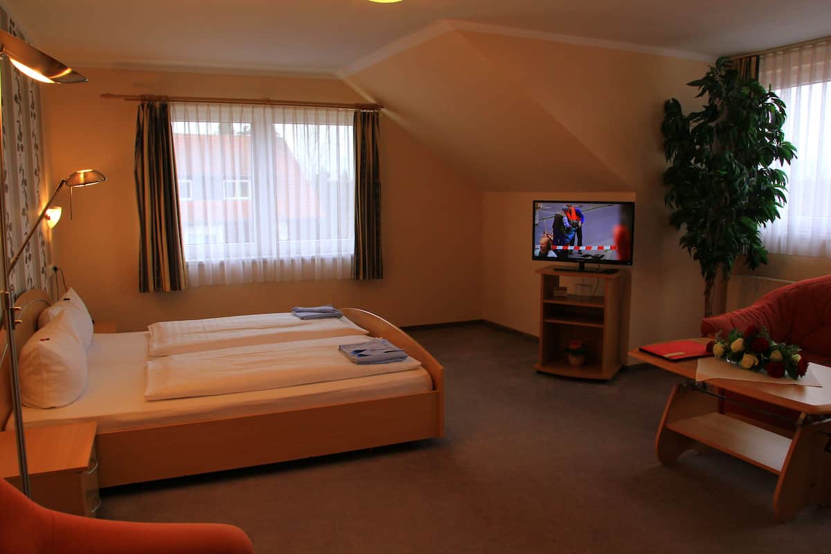 Comfort tweepersoonskamer | Een bureau, gratis babybedden, extra bedden (toeslag), gratis wifi
