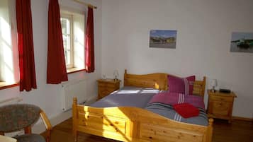 Doppelzimmer | Individuell dekoriert, kostenloses WLAN, Bettwäsche