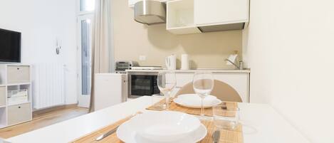 Studio (1 Bedroom) | Eigene Küche | Kühlschrank, Mikrowelle, Ofen, Hochstuhl