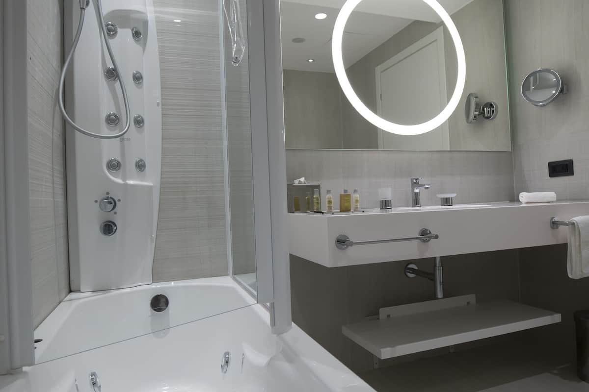 minibar, in-room safe, desk, blackout curtains