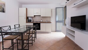 アパートメント (1 Bedroom) | 専用簡易キッチン | 大型冷蔵庫、電子レンジ、オーブン、コンロ