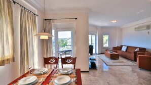 Apartamento | Área de estar | TV LCD