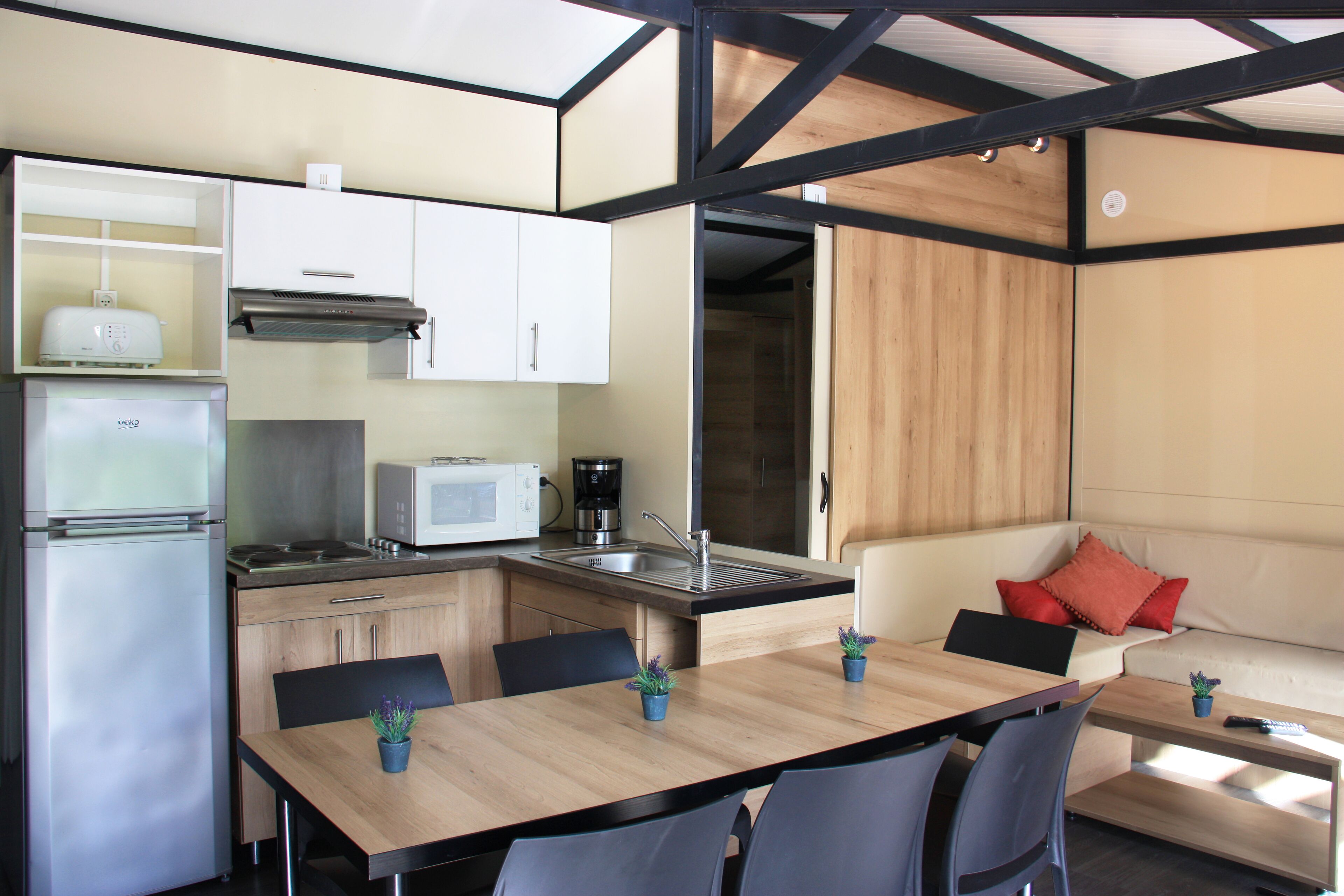 Superior Bungalow, 3 Bedrooms | Private kitchen
