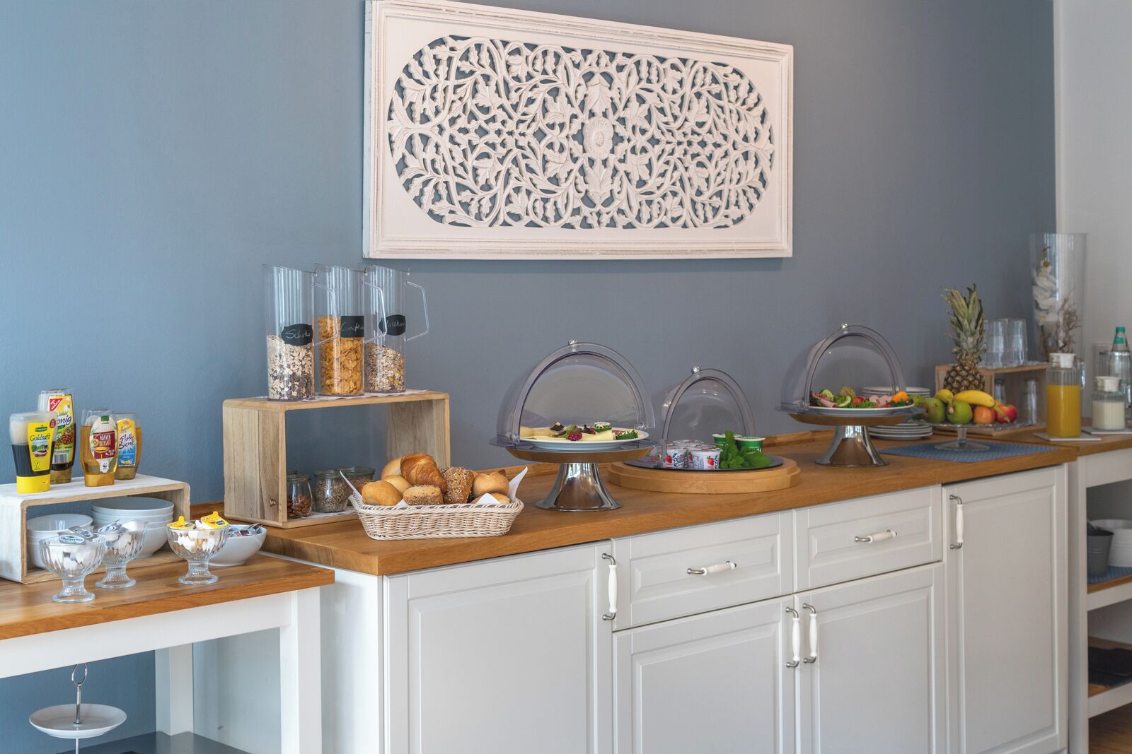 daily buffet breakfast (eur 15 per person)