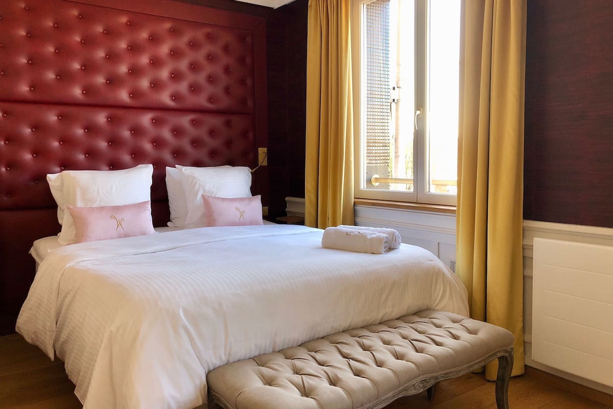 suite | individually decorated, individually furnished, desk, blackout curtains