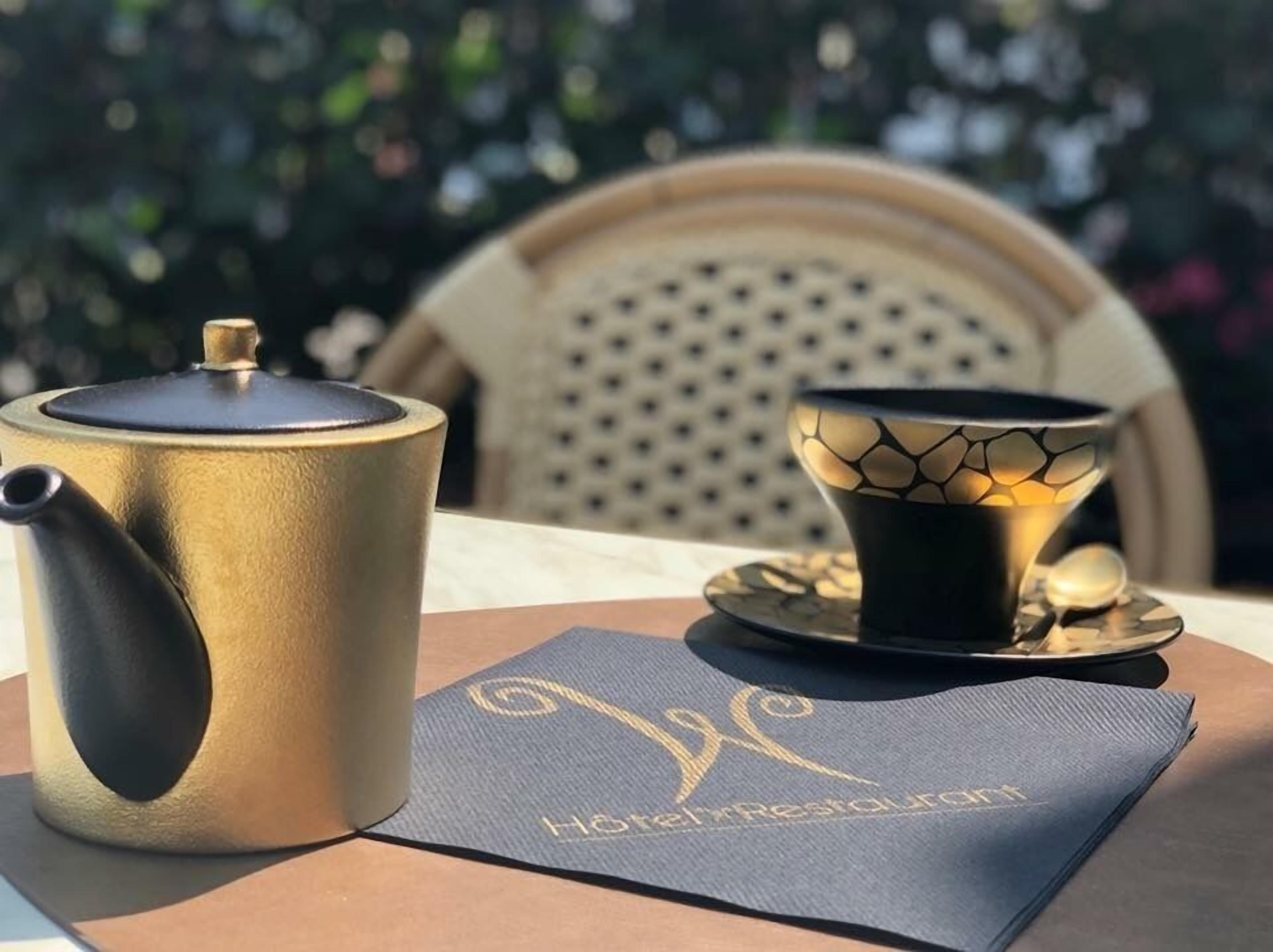 daily continental breakfast (eur 12 per person)