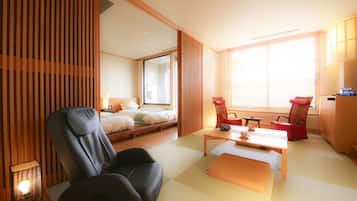 In-room safe, free WiFi, bed sheets