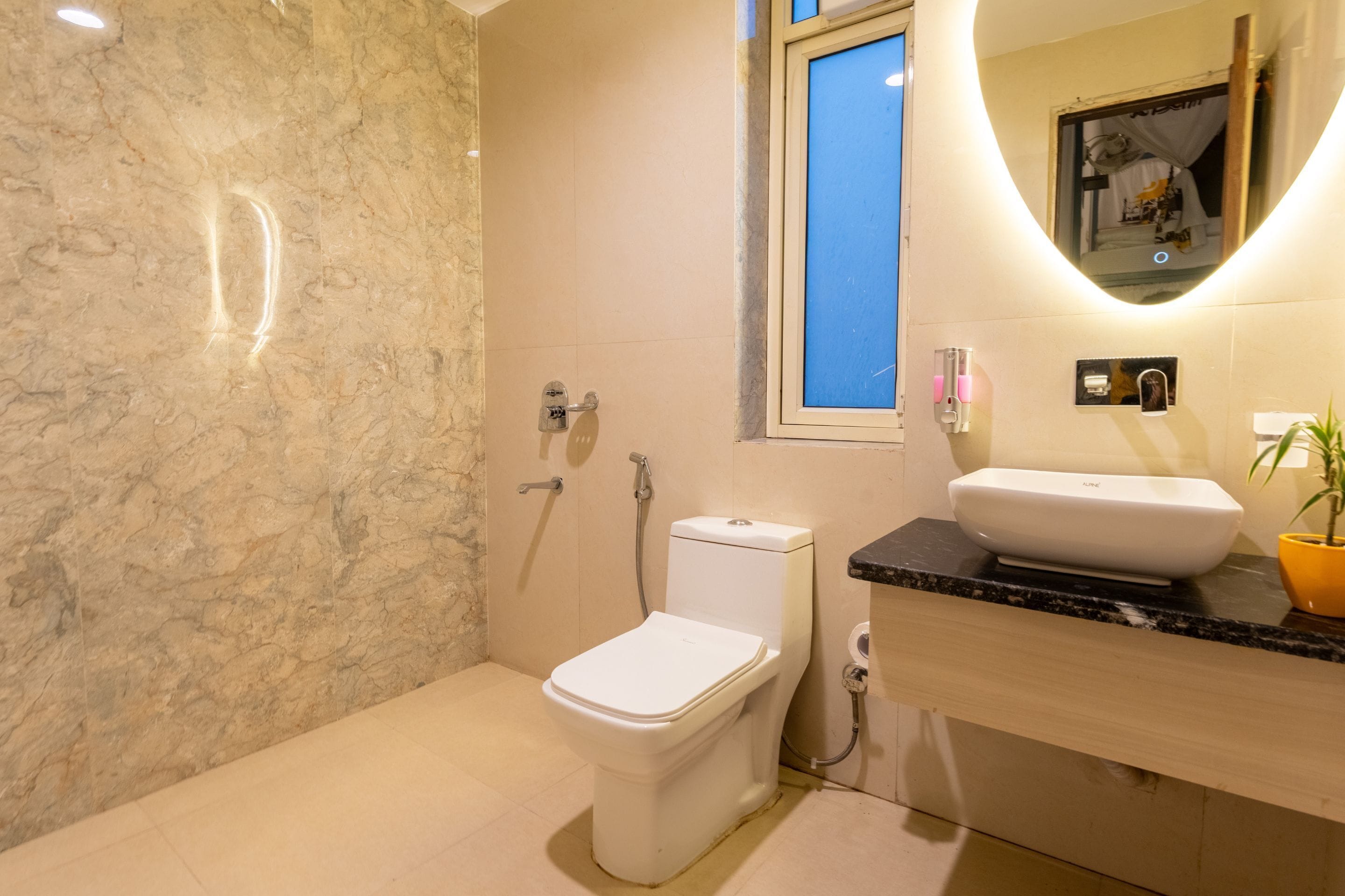 Standard Shared Dormitory | Bilik Mandi | Pancuran mandi, jubah mandi, bidet, tisu tandas 