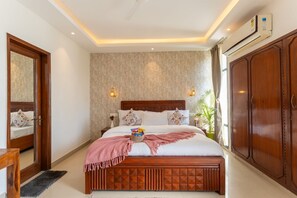 Premium bedding, blackout curtains, free WiFi, bed sheets - Moustache Delhi - Hostel (New Delhi)