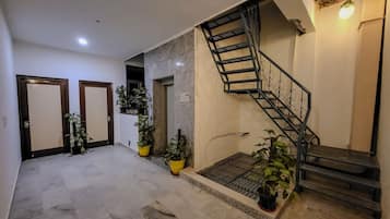 Mặt tiền nơi lưu trú