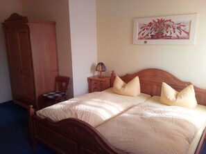 Standard Double Room | Hypo-allergenic bedding, desk, free WiFi, bed sheets