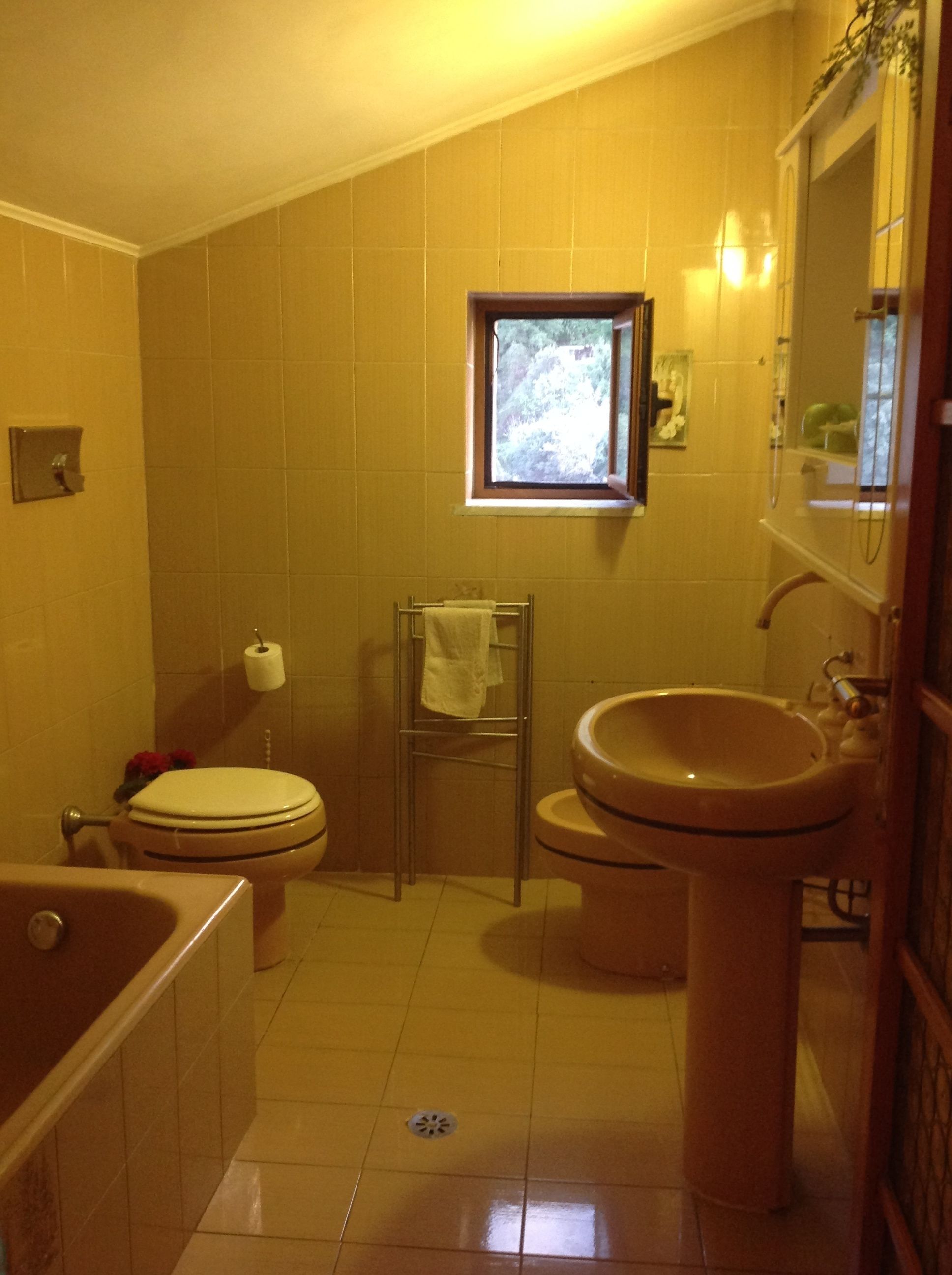 Classic-Vierbettzimmer, 1 King-Bett, Nichtraucher | Badezimmer | Kostenlose Toilettenartikel, Haartrockner, Bidet, Handtücher
