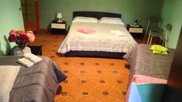 Classic Quadruple Room, 1 King Bed, Non Smoking