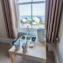 Quarto casal ou duplo, vista para o mar (Room 7 2nd Floor) | Individualmente decorados, individualmente mobiliados, Wi-Fi de cortesia