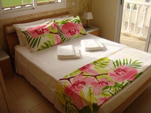 4 bedrooms, soundproofing, iron/ironing board, free cribs/infant beds - Athena Villa (Ayia Napa)