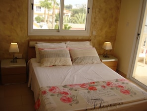 4 bedrooms, soundproofing, iron/ironing board, free cots/infant beds