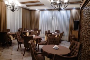 Lokale morgenmadsretter hver dag mod et gebyr