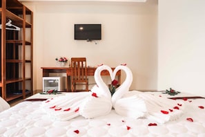 Bureau, Wi-Fi gratuit, draps fournis