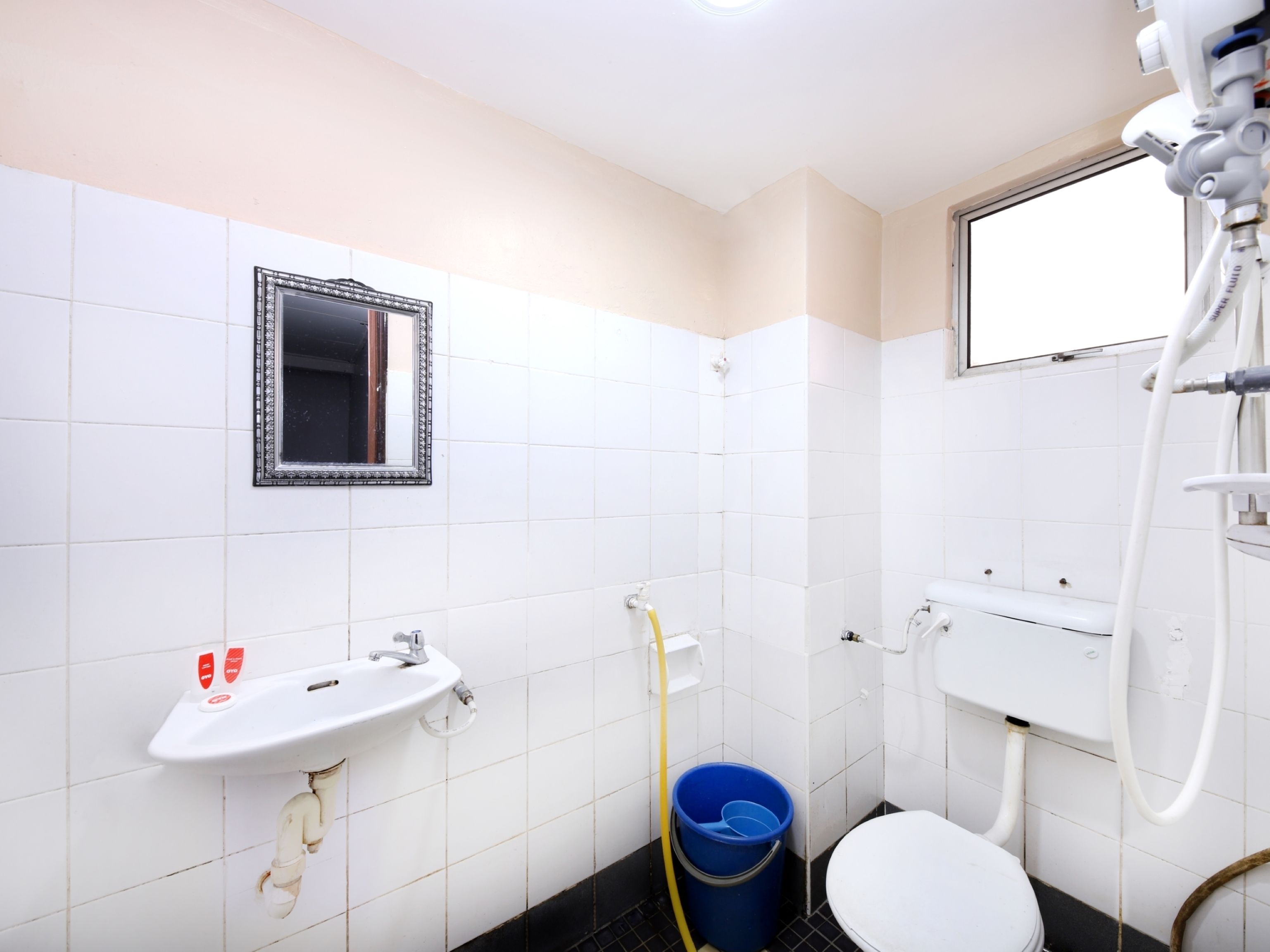 Standard Room | Bathroom | Shower, towels