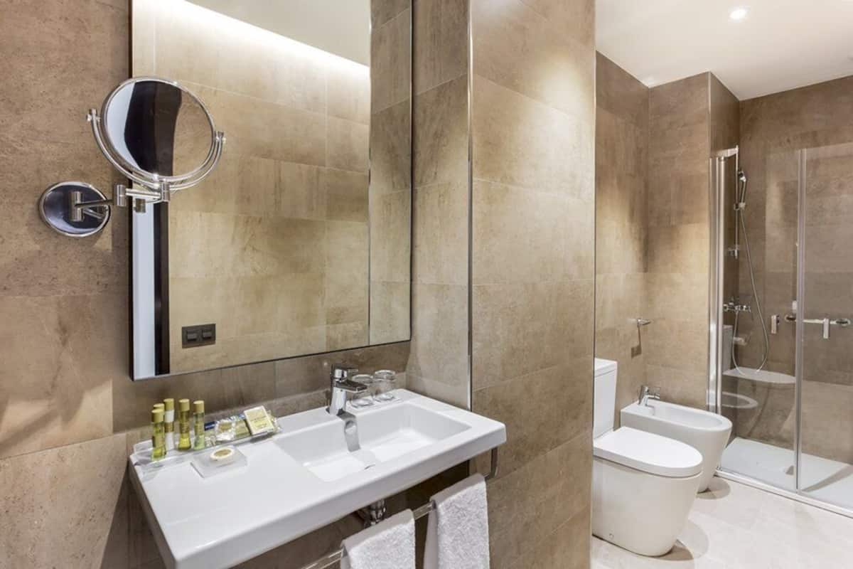 junior room | 1 bedroom, down duvets, minibar, in-room safe