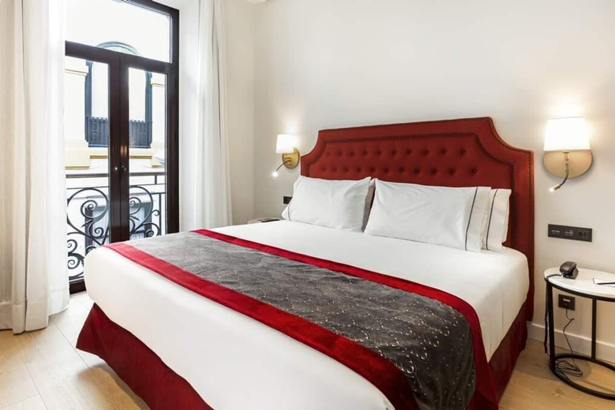 1 bedroom, down duvets, minibar, in-room safe