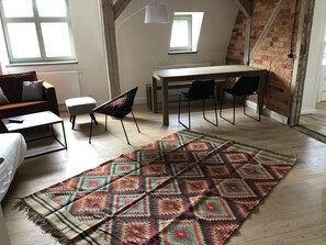 In-room dining - VIAs Appartements und Ferienwohnungen (Görlitz)