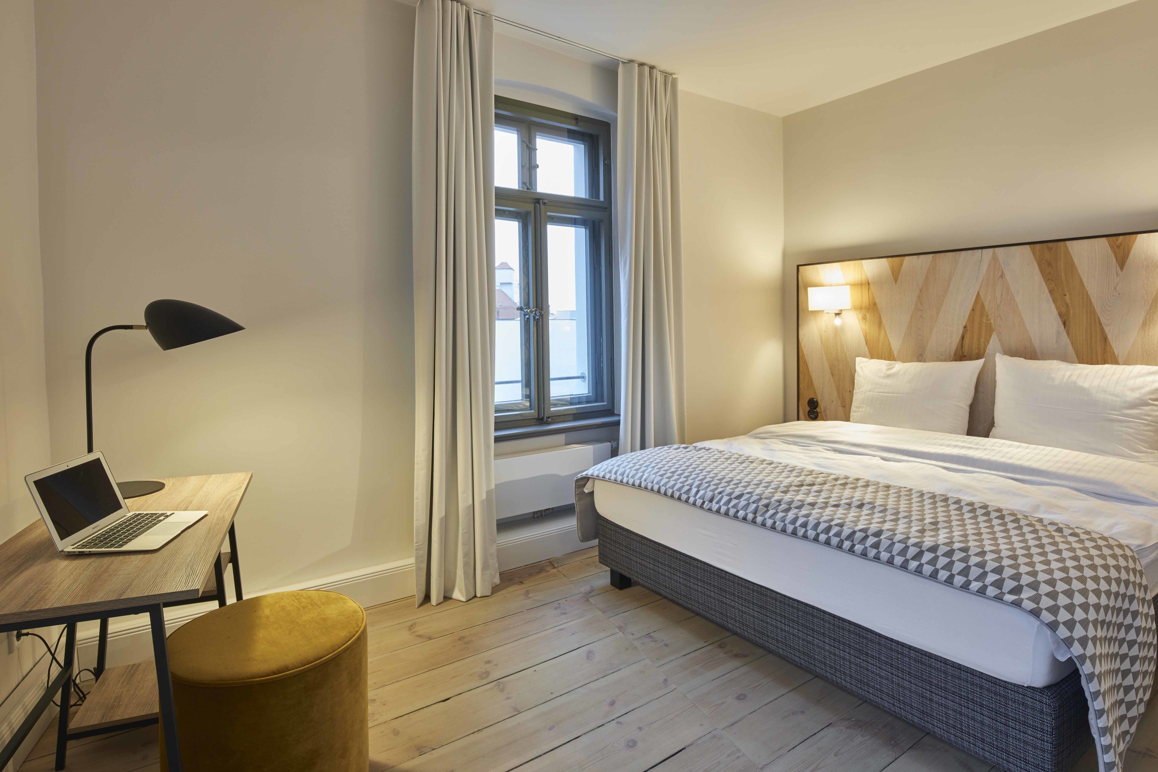 Classic Apartment, 1 Double Bed, Non Smoking | Free WiFi, bed sheets