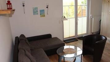 60-cm flat-screen TV with cable channels, TV