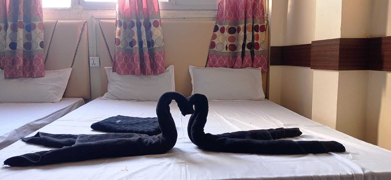 Deluxe-Doppel- oder -Zweibettzimmer, Stadtblick (AC) | Zimmersafe, kostenloses WLAN