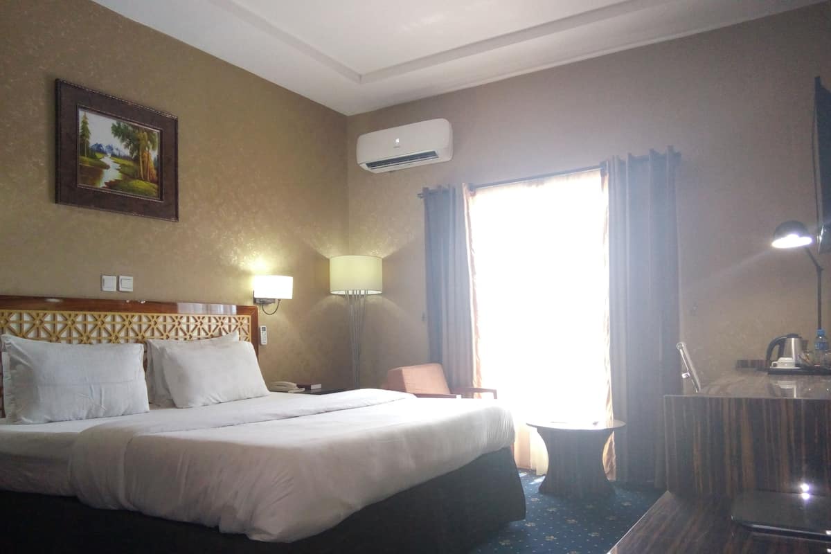 In-room safe, desk, laptop workspace, blackout drapes