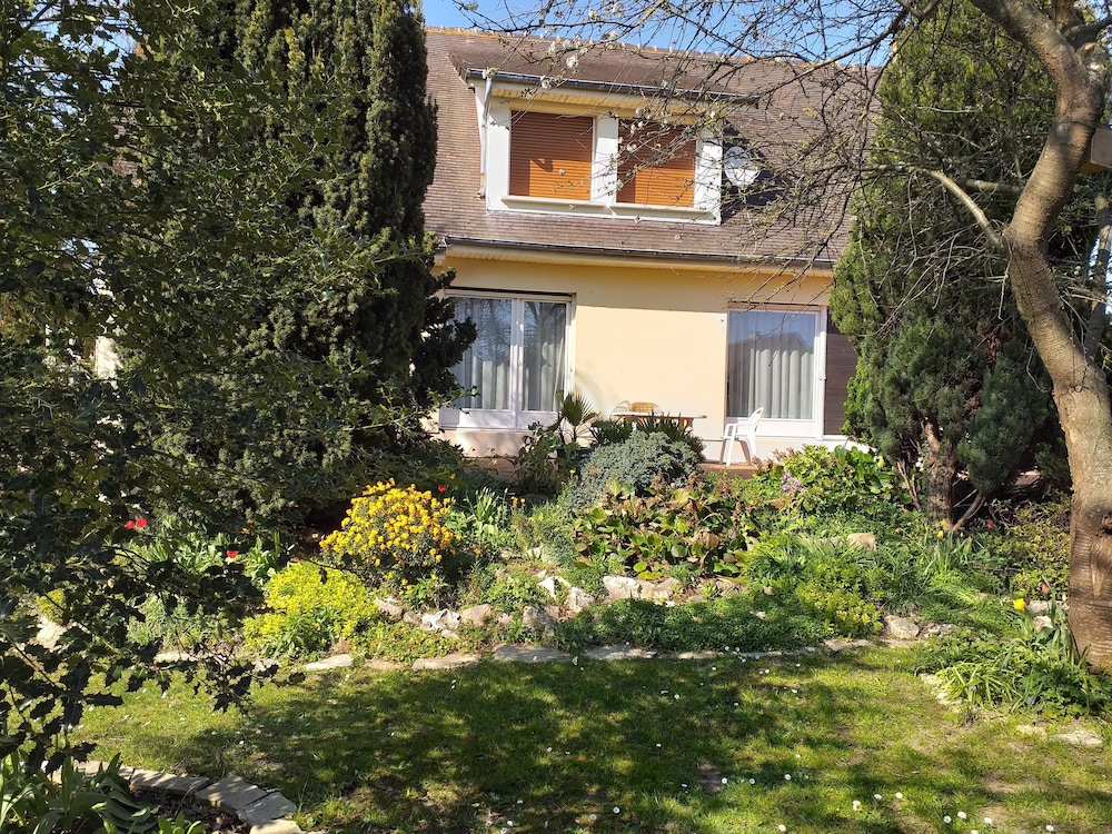 Chambre du jardin fleuri image